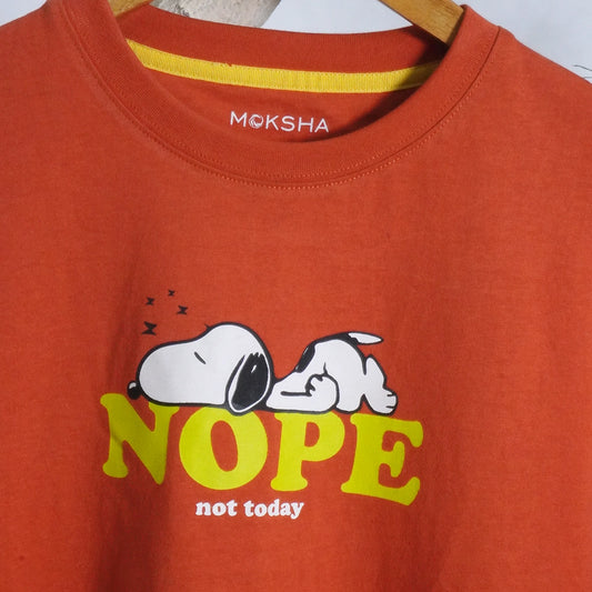 LAZY SNOOPY TEE
