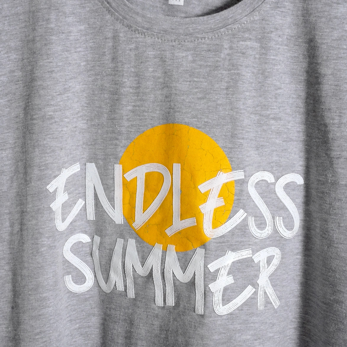 ENDLESS SUMMER GRAPHIC TEE