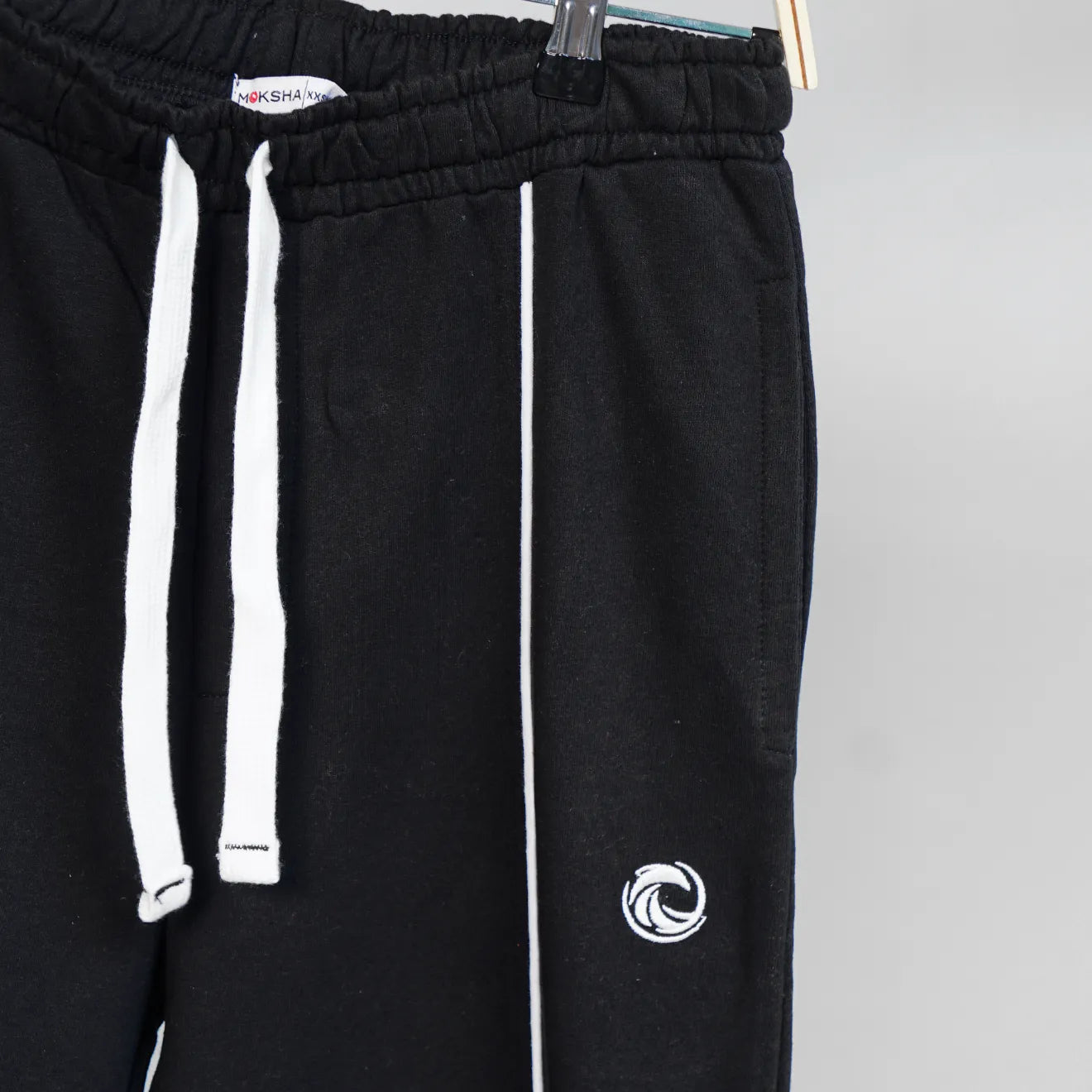 JOGGING TROUSER WITH WHITE PIPING