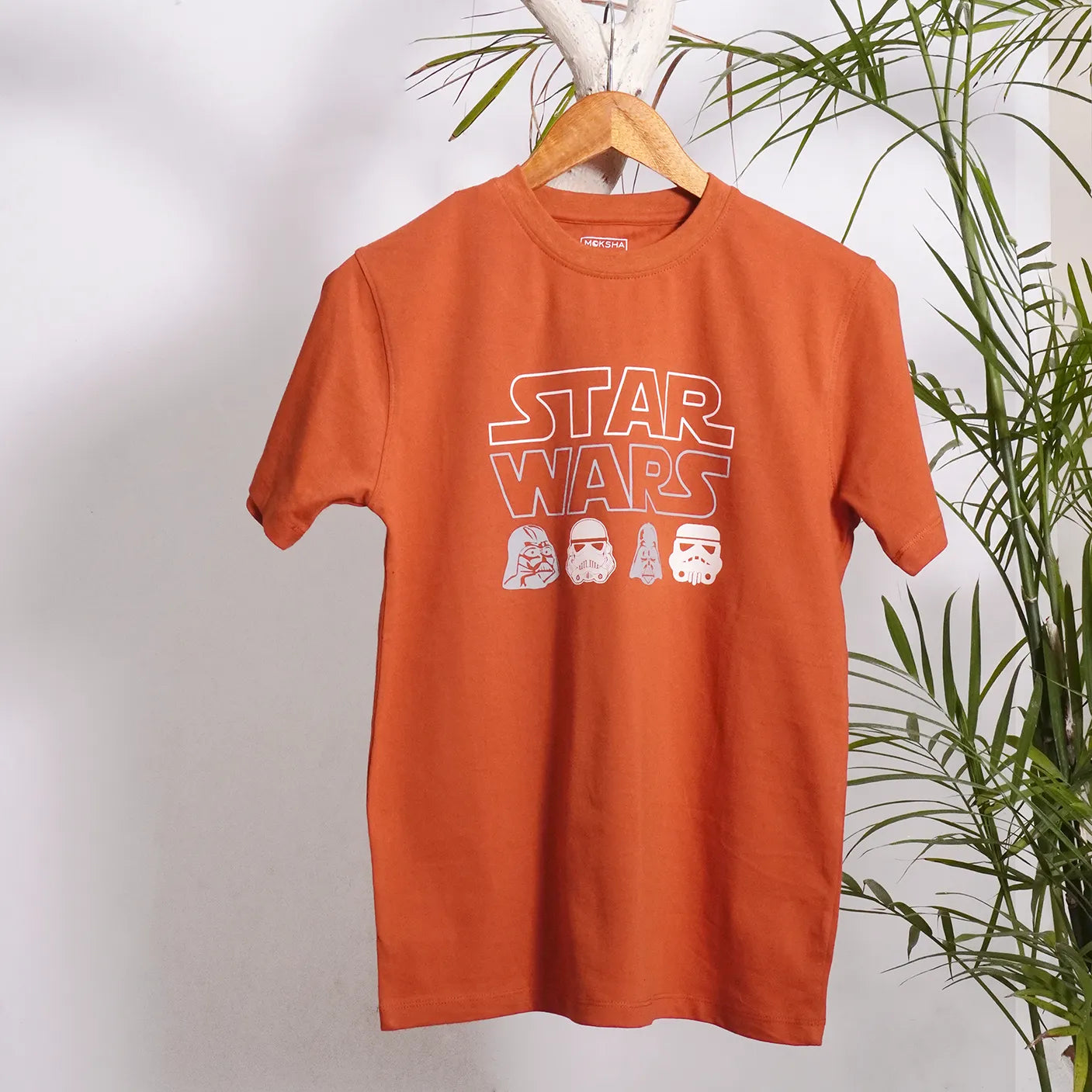 Men Crew Neck T-Shirt with Graphic Print