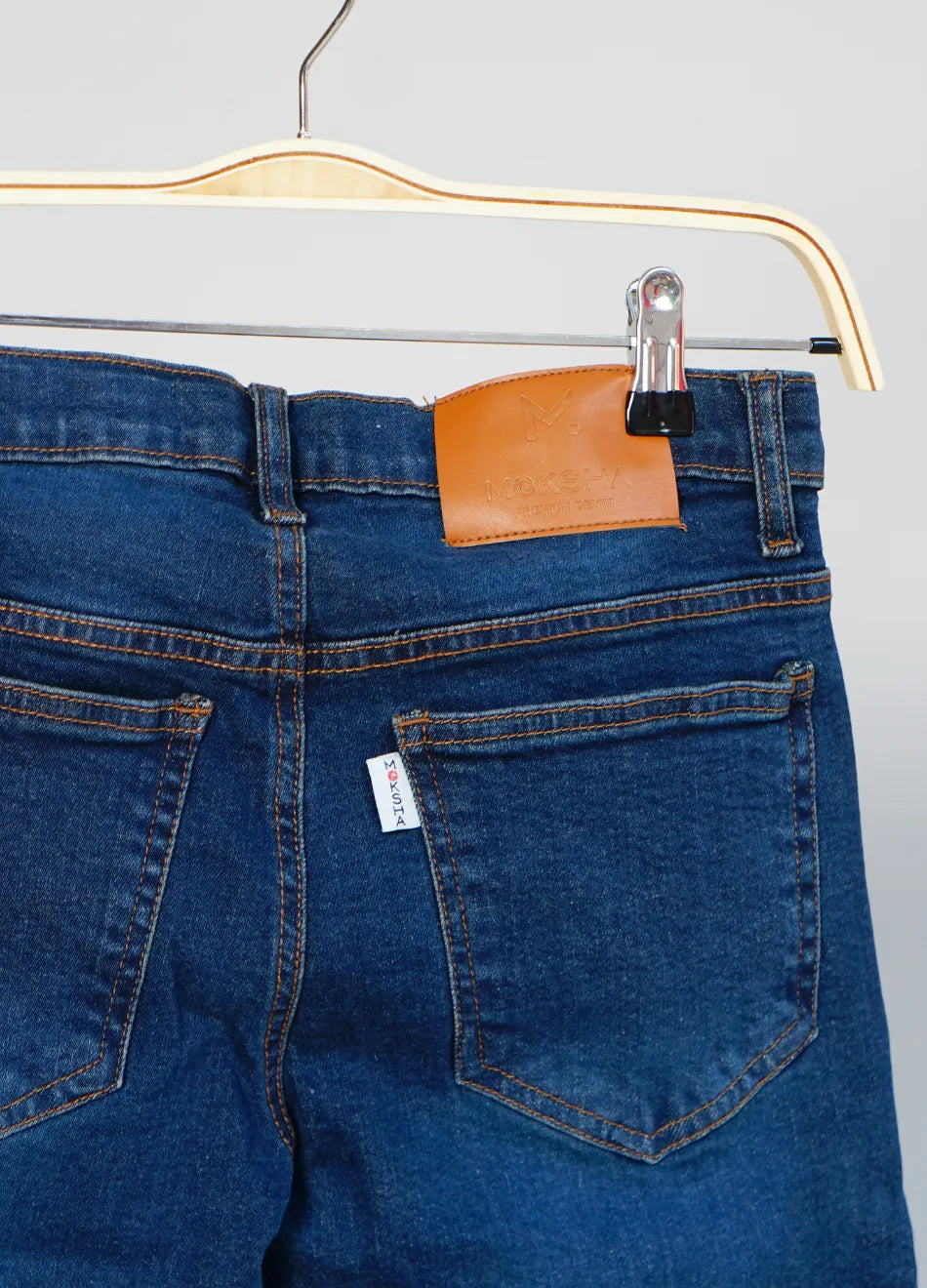 MEN ATHLETIC TAPER JEANS