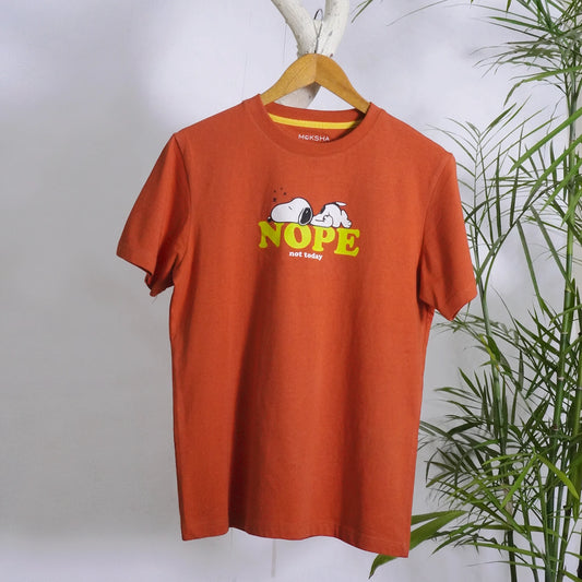 LAZY SNOOPY TEE