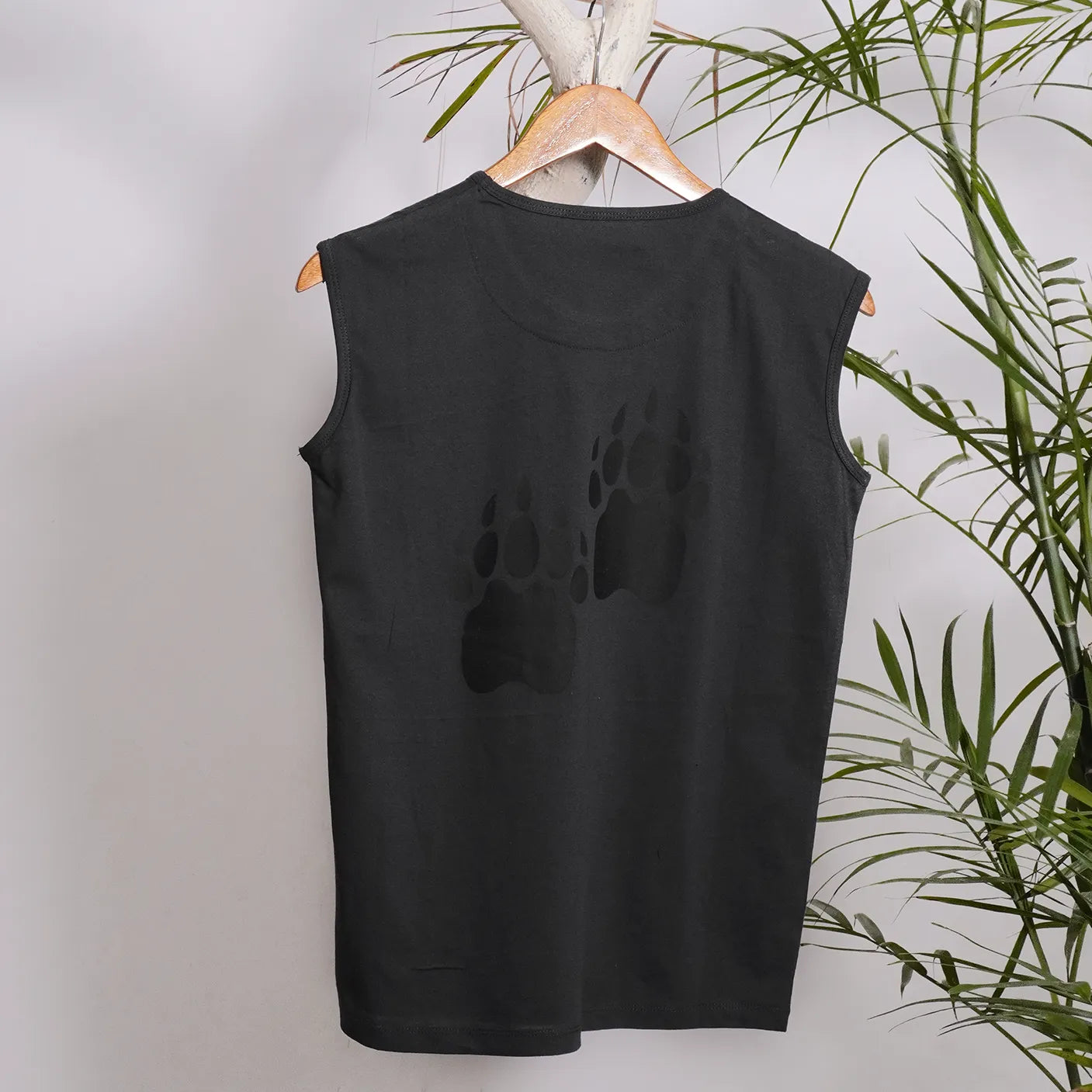 Sleeveless Tee With Graphic Print