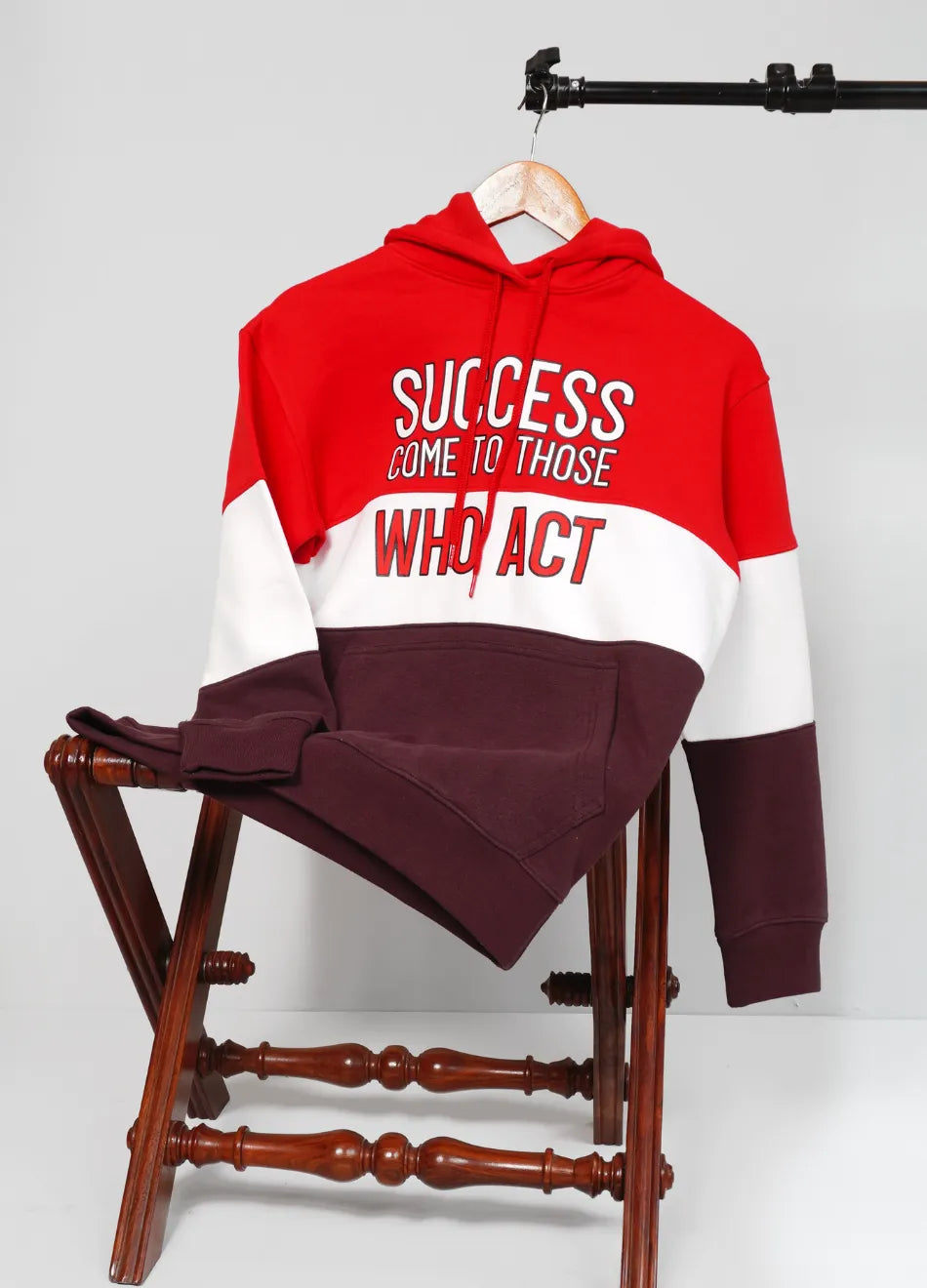 MENS WINTER GRAPHIC HOODIE