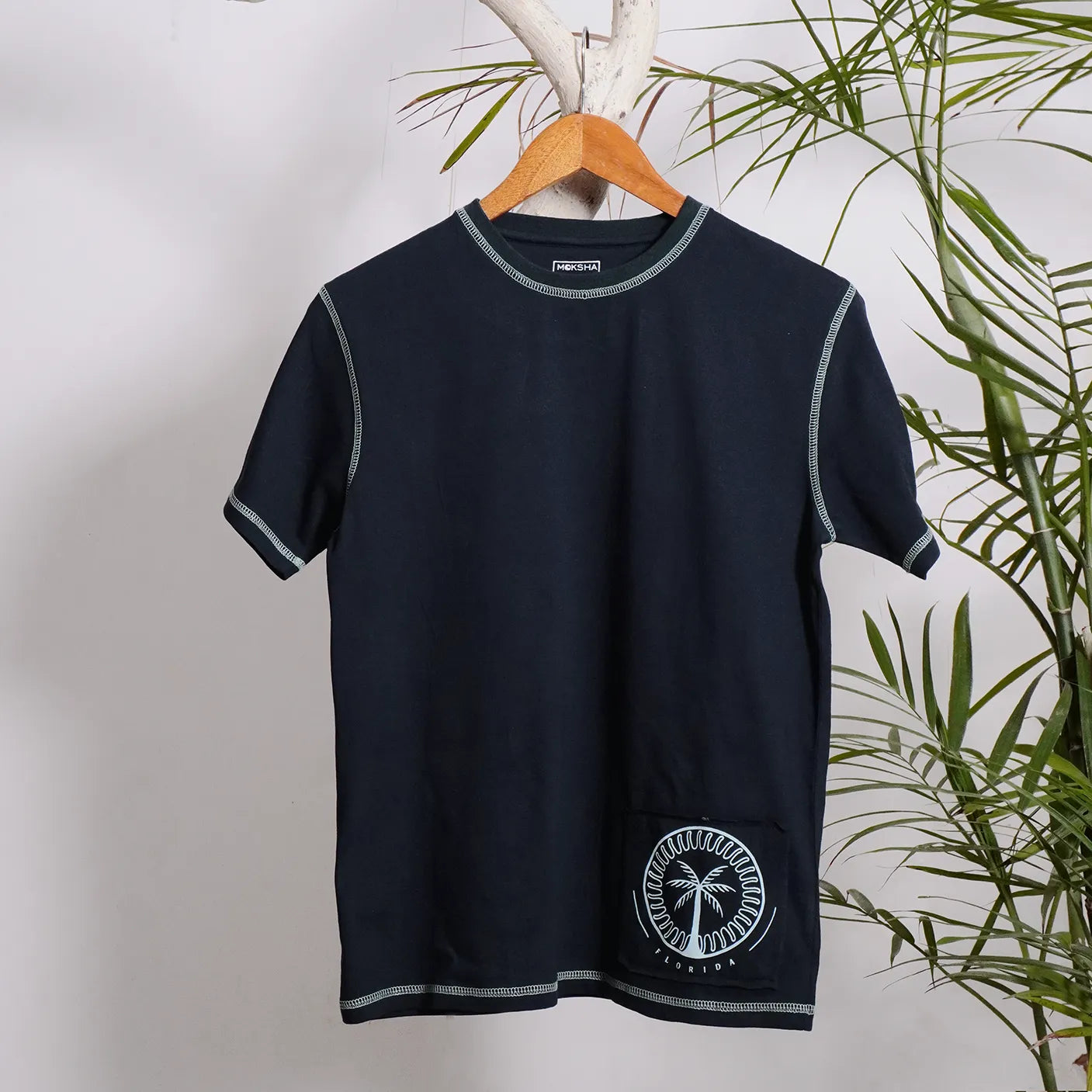 Men Crew Neck T-Shirt with Graphic Print