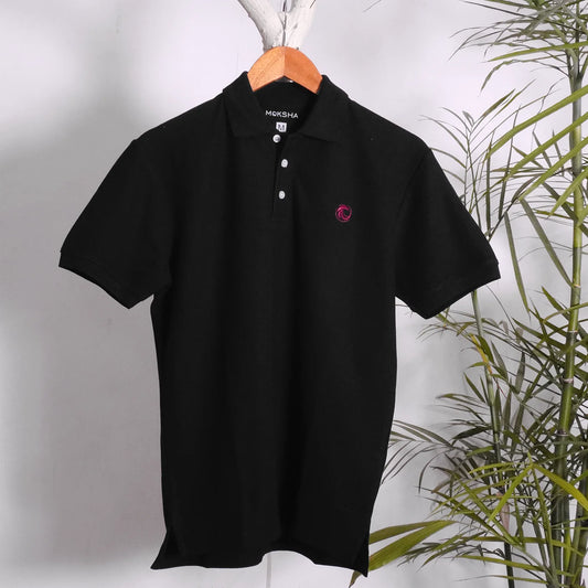 BLACK ESSENTIAL POLO WITH LOG