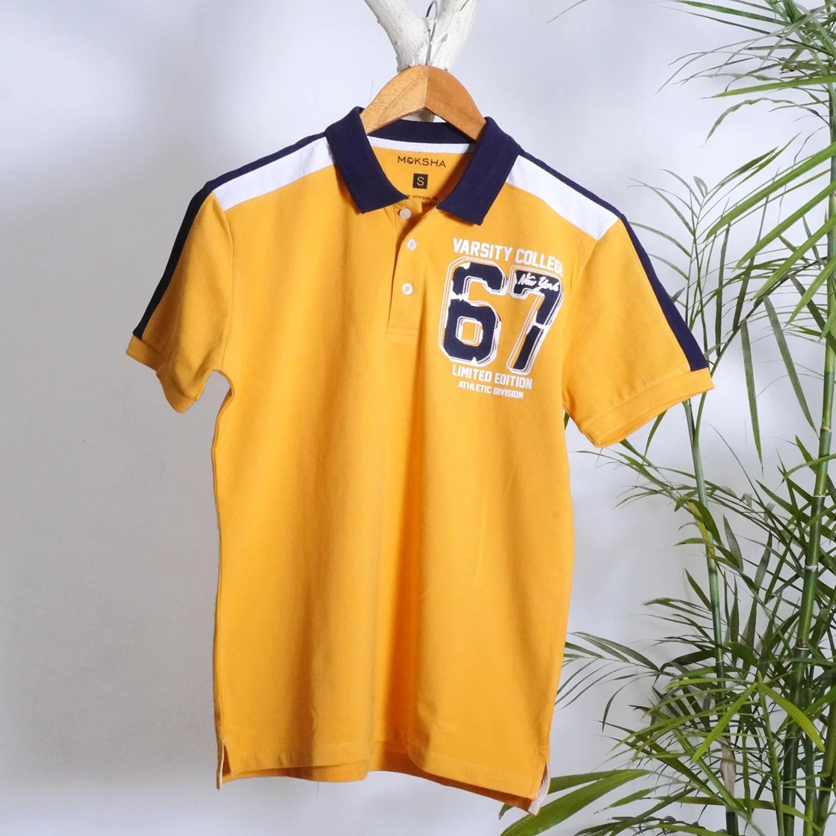 MEN PANEL POLO WITH GRAPHIC PRINT